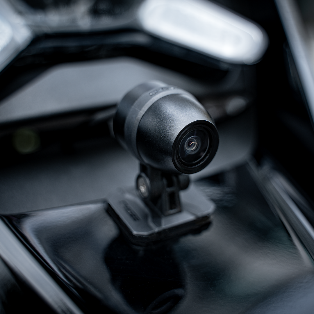 Przednia kamera zestawu CHIGEE AIO-6 zamontowana na motocyklu BMW